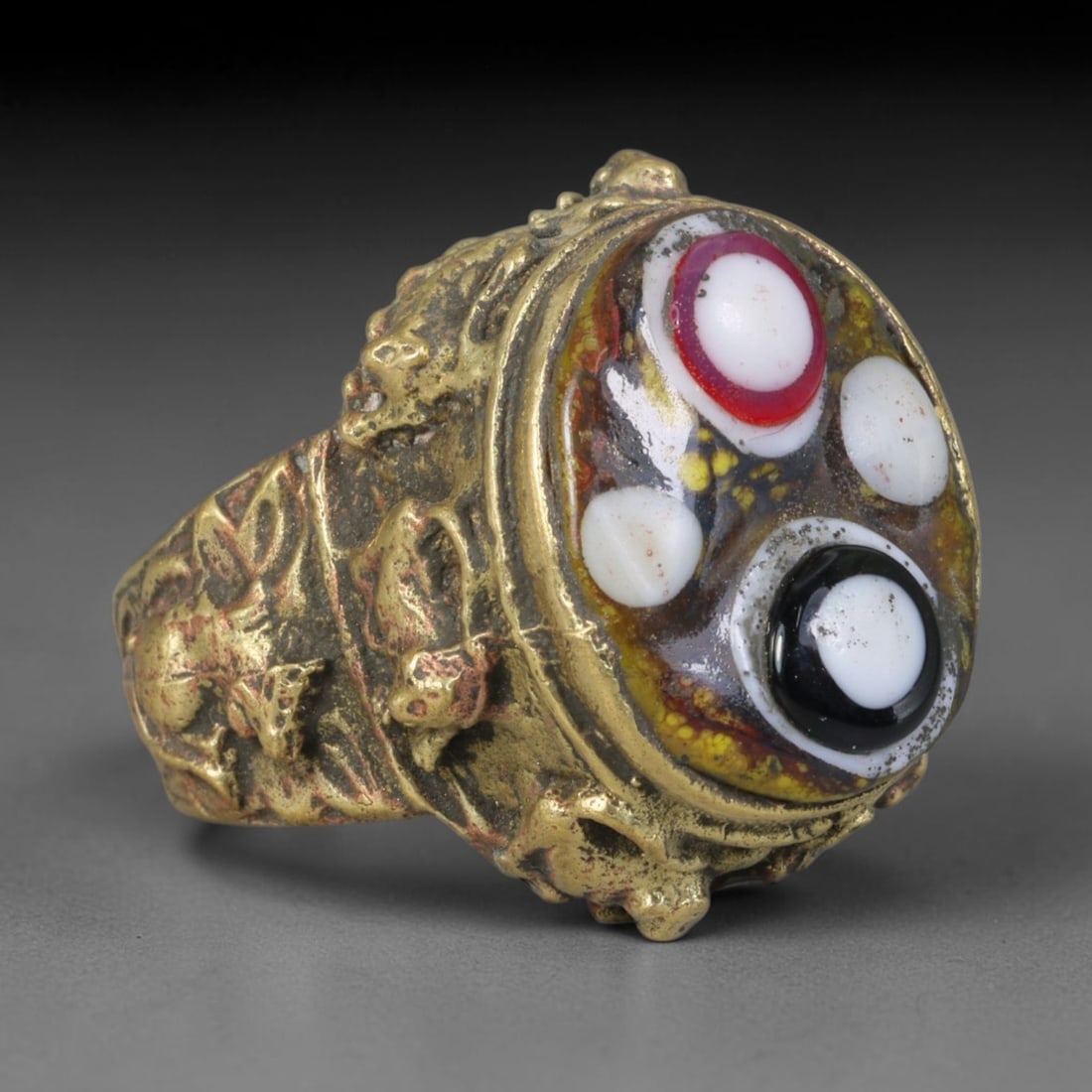 Antique Islamic Millefiori Evil Eye Glass Cabochon Set Vintage Signet Ring (1700-1900 CE), 73AM: The primary collectible value resides within the inset antique millefiori evil-eye glass cabochon, authentic genuine antique glass (distinguished from earlier ancient glass and modern vintage glass) c