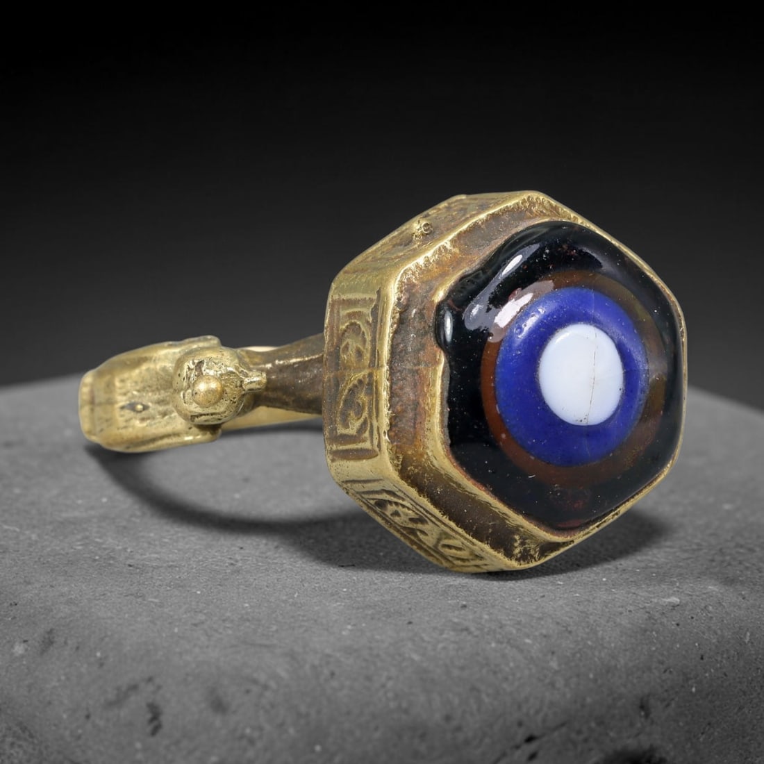 Antique Islamic Millefiori Evil Eye Glass Cabochon Set Vintage Signet Ring (1700-1900 CE), 22AN: The primary collectible value resides within the inset antique millefiori evil-eye glass cabochon, authentic genuine antique glass (distinguished from earlier ancient glass and modern vintage glass) c