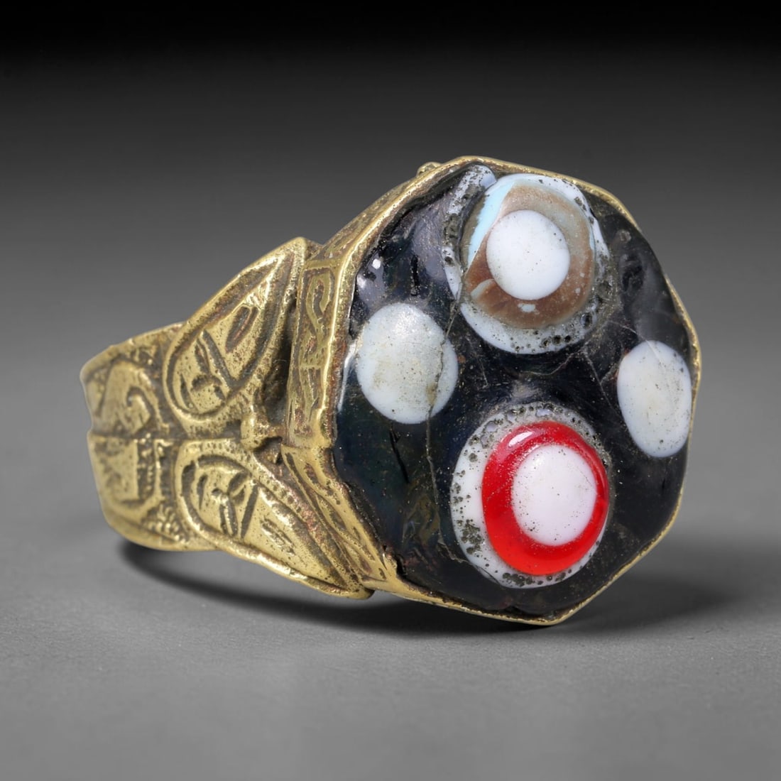 Antique Islamic Millefiori Evil Eye Glass Cabochon Set Vintage Signet Ring (1700-1900 CE), 38AN: The primary collectible value resides within the inset antique millefiori evil-eye glass cabochon, authentic genuine antique glass (distinguished from earlier ancient glass and modern vintage glass) c