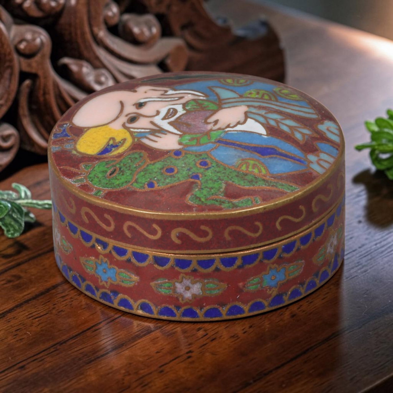 Vintage Chinese Cloisonne Round Trinket Box - God of Longevity, 45AR, 45AR: Handcrafted from copper base with fine gilded cloisonne wire filigree, this circular trinket box measures 4.5cm in diameter and 2cm in height, designed for storing small jewelry, stamps or tiny treasu