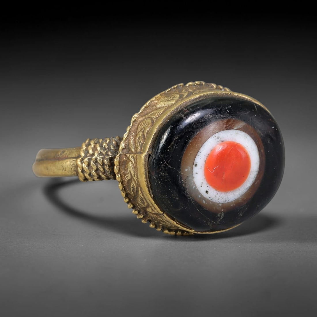 Antique Islamic Millefiori Evil Eye Glass Cabochon Set Vintage Signet Ring (1700-1900 CE), 98AM: The primary collectible value resides within the inset antique millefiori evil-eye glass cabochon, authentic genuine antique glass (distinguished from earlier ancient glass and modern vintage glass) c