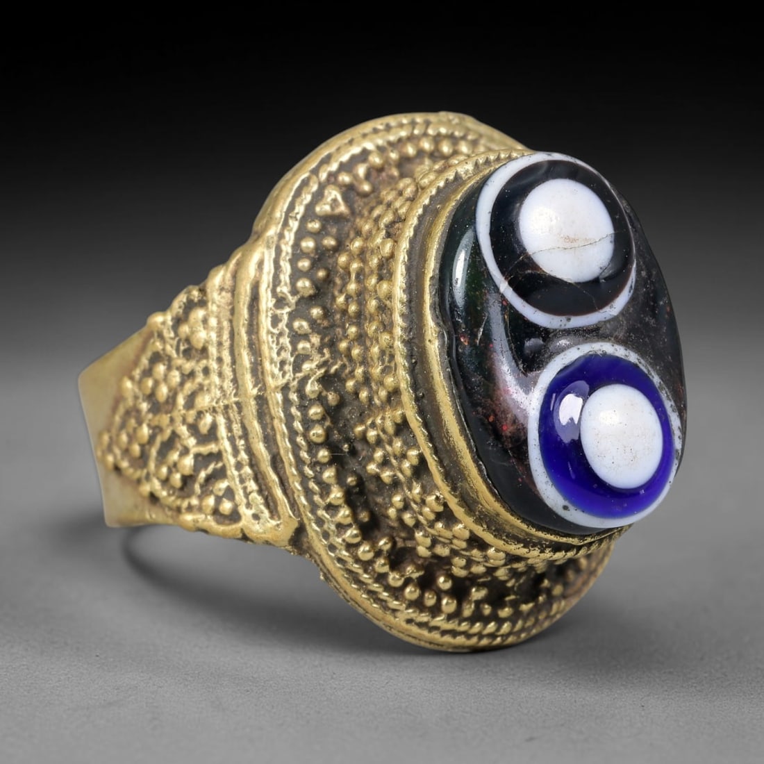 Antique Islamic Millefiori Evil Eye Glass Cabochon Set Vintage Signet Ring (1700-1900 CE), 76AM: The primary collectible value resides within the inset antique millefiori evil-eye glass cabochon, authentic genuine antique glass (distinguished from earlier ancient glass and modern vintage glass) c