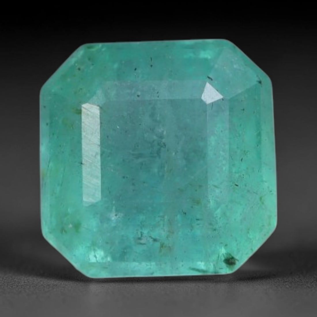 0.76 Carats Natural Zambian Green Emerald Loose Gemstone, 92AG (1 of 1)