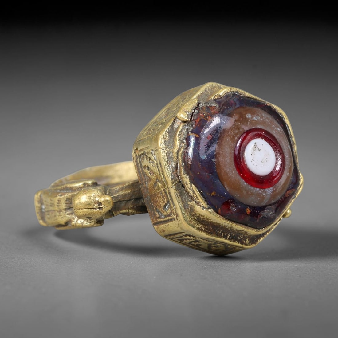 Antique Islamic Millefiori Evil Eye Glass Cabochon Set Vintage Signet Ring (1700-1900 CE), 44AN: The primary collectible value resides within the inset antique millefiori evil-eye glass cabochon, authentic genuine antique glass (distinguished from earlier ancient glass and modern vintage glass) c