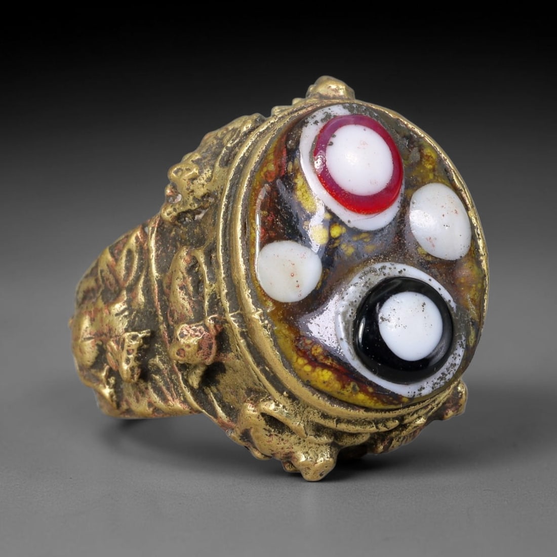 Antique Islamic Millefiori Evil Eye Glass Cabochon Set Vintage Signet Ring (1700-1900 CE), 81FM: The primary collectible value resides within the inset antique millefiori evil-eye glass cabochon, authentic genuine antique glass (distinguished from earlier ancient glass and modern vintage glass) c