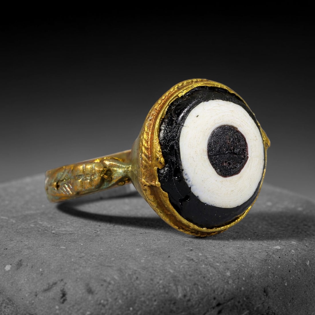 Antique Qajar Dynasty Copper Alloy Ring Set With Banded Glass Bead Cabochon, 53AC (1 of 2)