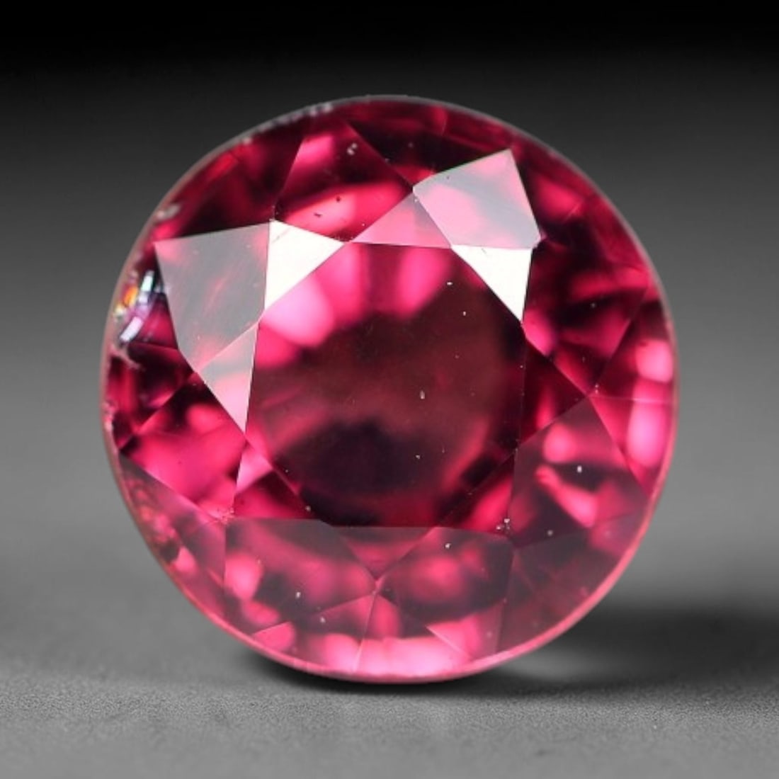 1.16ct Natural Mozambican Deep Rich Red Faceted Almandine Garnet Loose Gemstone, 21BE, 21BE: This expertly faceted garnet features a deep rich red body tone with tiny fine mineral micro-inclusions evenly scattered within its transparent interior, precise polished facet planes maximize light r