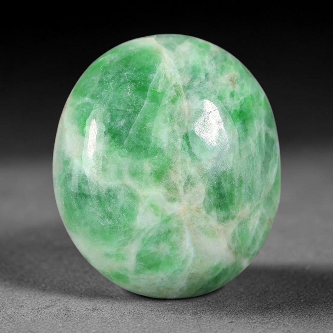 17.20ct Natural Burmese Type A Jadeite Jade Cabochon, 39FP, 39FP: This single loose natural Burmese Type A jadeite jade cabochon, fully untreated with no dyeing, bleaching or resin impregnation, this genuine Type A jade retains its all-natural crystalline structure 