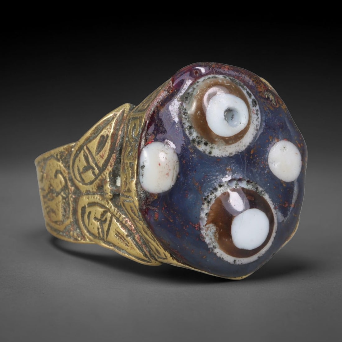 Antique Islamic Millefiori Evil Eye Glass Cabochon Set Vintage Signet Ring (1700-1900 CE), 72AM: The primary collectible value resides within the inset antique millefiori evil-eye glass cabochon, authentic genuine antique glass (distinguished from earlier ancient glass and modern vintage glass) c