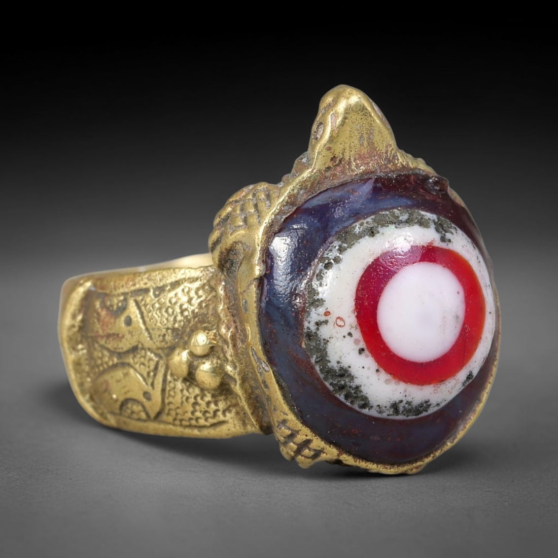 Antique Islamic Millefiori Evil Eye Glass Cabochon Set Vintage Signet Ring (1700-1900 CE), 29AN: The primary collectible value resides within the inset antique millefiori evil-eye glass cabochon, authentic genuine antique glass (distinguished from earlier ancient glass and modern vintage glass) c