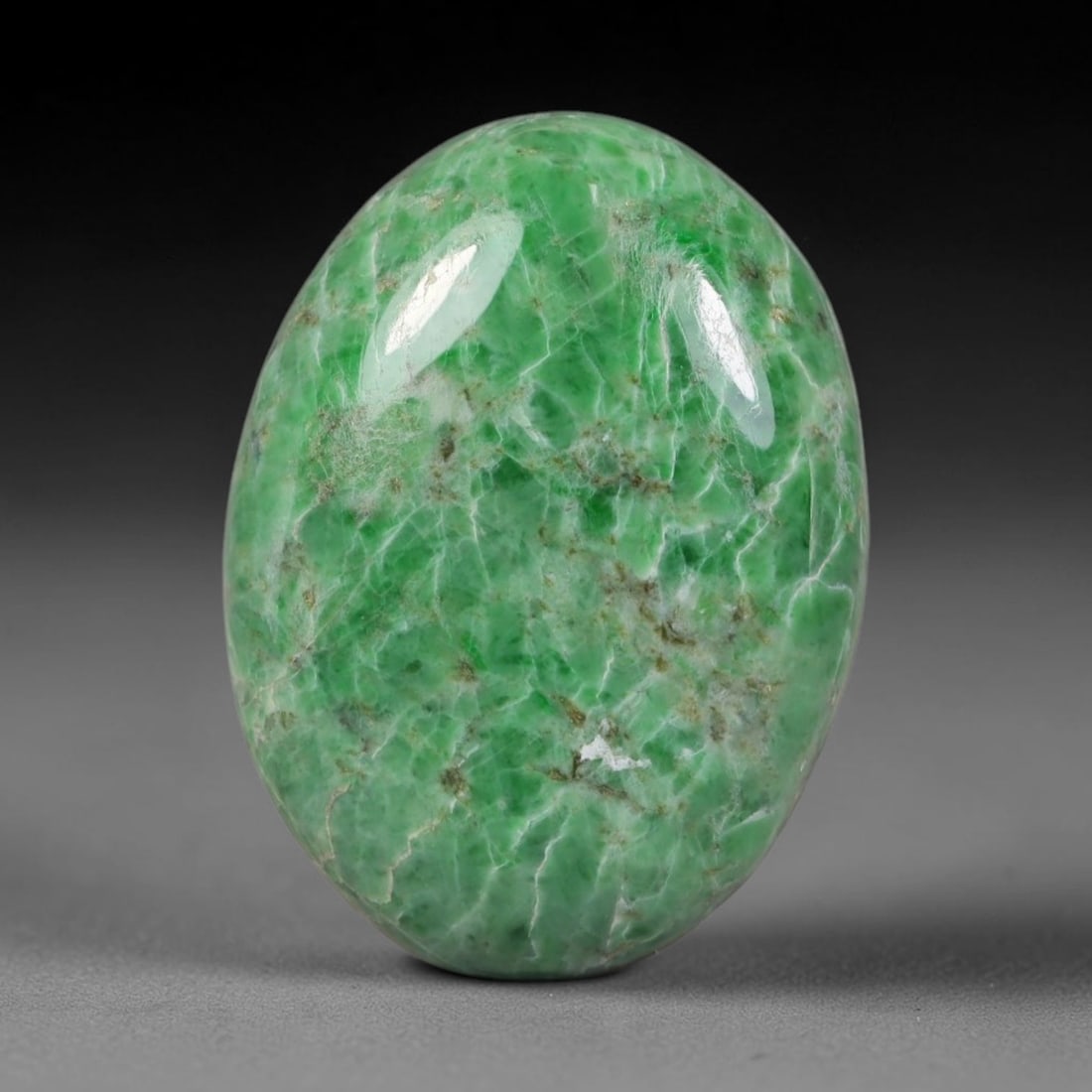 18.50ct Natural Burmese Type A Jadeite Jade Cabochon, 52AL: This single loose natural Burmese Type A jadeite jade cabochon, fully untreated with no dyeing, bleaching or resin impregnation, this genuine Type A jade retains its all-natural crystalline structure 