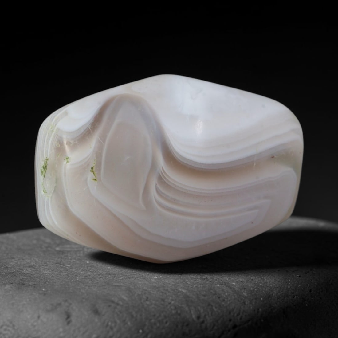 Ancient Sasanian Persian Banded Agate Barrel Bead (224-651 CE), 38AD: This antique banded agate barrel bead originates from the Sasanian Persian Empire, the peak late antiquity West Asian civilization renowned for crafting agate ritual talismans for Zoroastrian court an