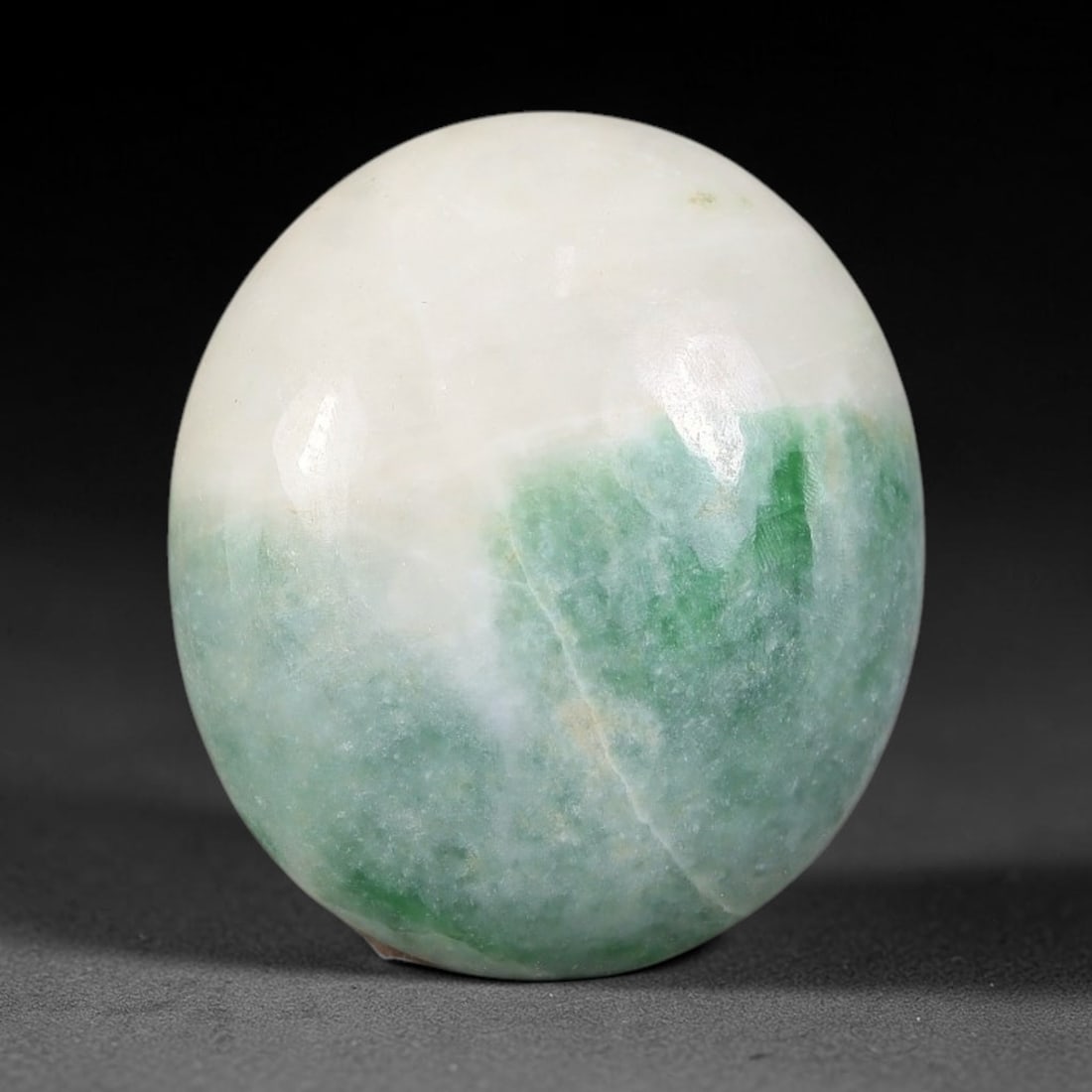 20.98ct Natural Burmese Type A Jadeite Jade Cabochon, 44FP: This single loose natural Burmese Type A jadeite jade cabochon, fully untreated with no dyeing, bleaching or resin impregnation, this genuine Type A jade retains its all-natural crystalline structure 