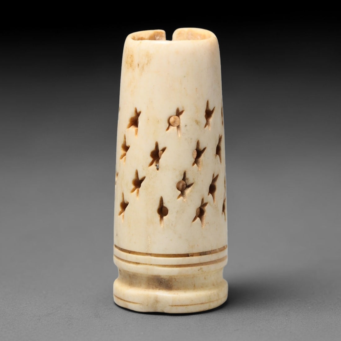 Antique Sino-Siberian Steppe Nomadic Craft Stag Antler Carved Cylinder Bead (Post 1850s), 64FV: Single bead carved from natural stag antler, originating from Sino-Siberian Steppe Nomadic craft traditions, post 1850s. Measuring 5x2cm, the piece features detailed surface carving and carries warm n