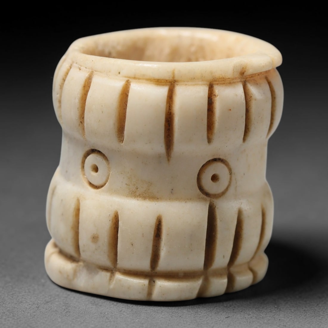 Antique Sino-Siberian Steppe Nomadic Craft Stag Antler Carved Cylinder Bead (Post 1850s), 89FV: Single bead carved from natural stag antler, originating from Sino-Siberian Steppe Nomadic craft traditions, post 1850s. Measuring 2cm, the piece features detailed surface carving and carries warm nat