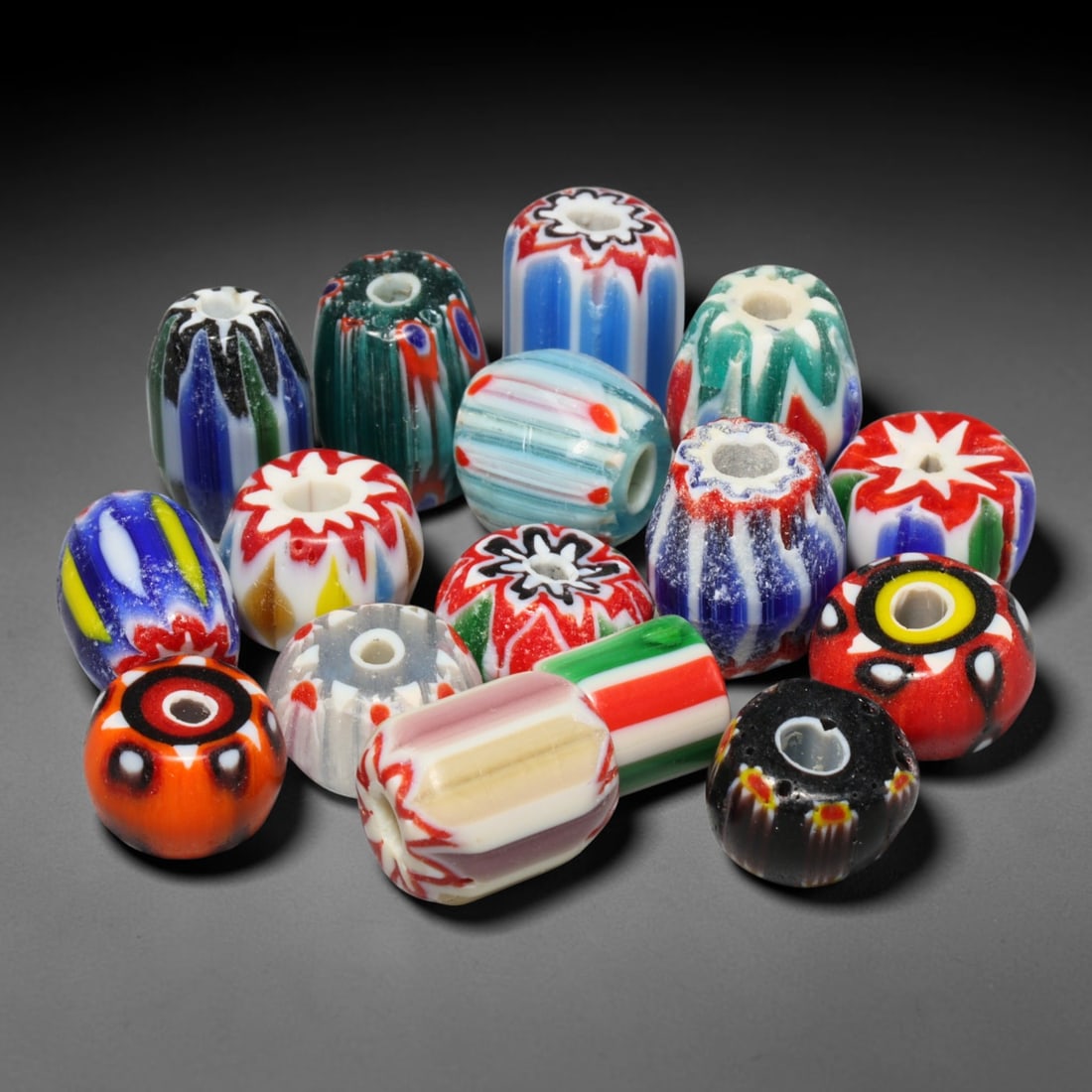 Vintage Chevron Glass Trade Bead Parcel Lot, 19EG: Vintage chevron glass bead collection, well-preserved with characteristic aged glass surface texture. Largest bead measures 14x10mm, suitable for jewellery assembly, collection and antique bead tradin