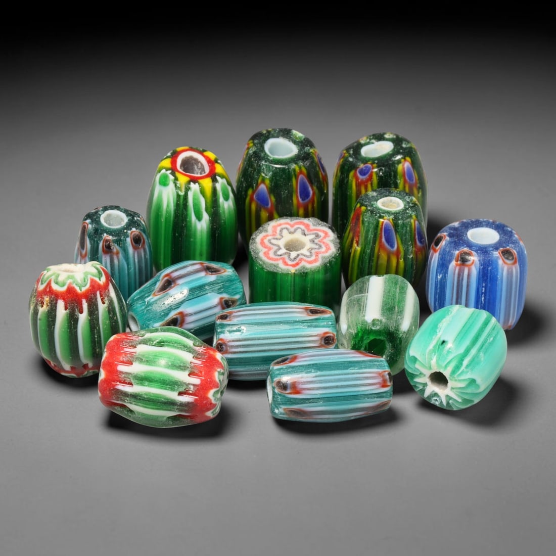 Vintage Chevron Glass Trade Bead Parcel Lot, 12EG: Vintage chevron glass bead collection, well-preserved with characteristic aged glass surface texture. Largest bead measures 15x11mm, suitable for jewellery assembly, collection and antique bead tradin
