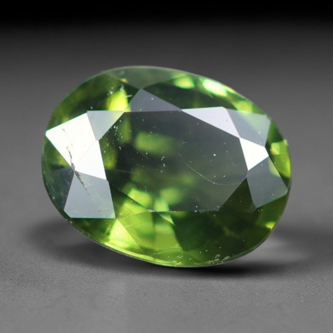 1.02ct Natural Australian Teal Faceted Sapphire Loose Gemstone, 31BA: This skillfully faceted sapphire features rich saturated body tone with fine microscopic mineral inclusions scattered evenly across its polished reflective planes within its 6.9x5.3x3mm calibrated dim