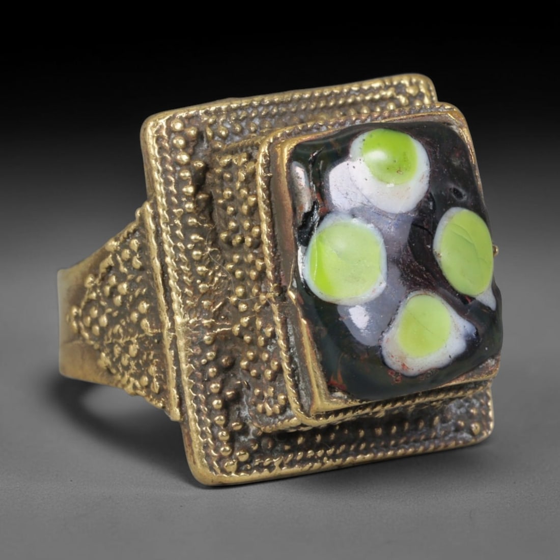 Antique Islamic Millefiori Evil Eye Glass Cabochon Set Vintage Signet Ring (1700-1900 CE), 27AM: The primary collectible value resides within the inset antique millefiori evil-eye glass cabochon, authentic genuine antique glass (distinguished from earlier ancient glass and modern vintage glass) c