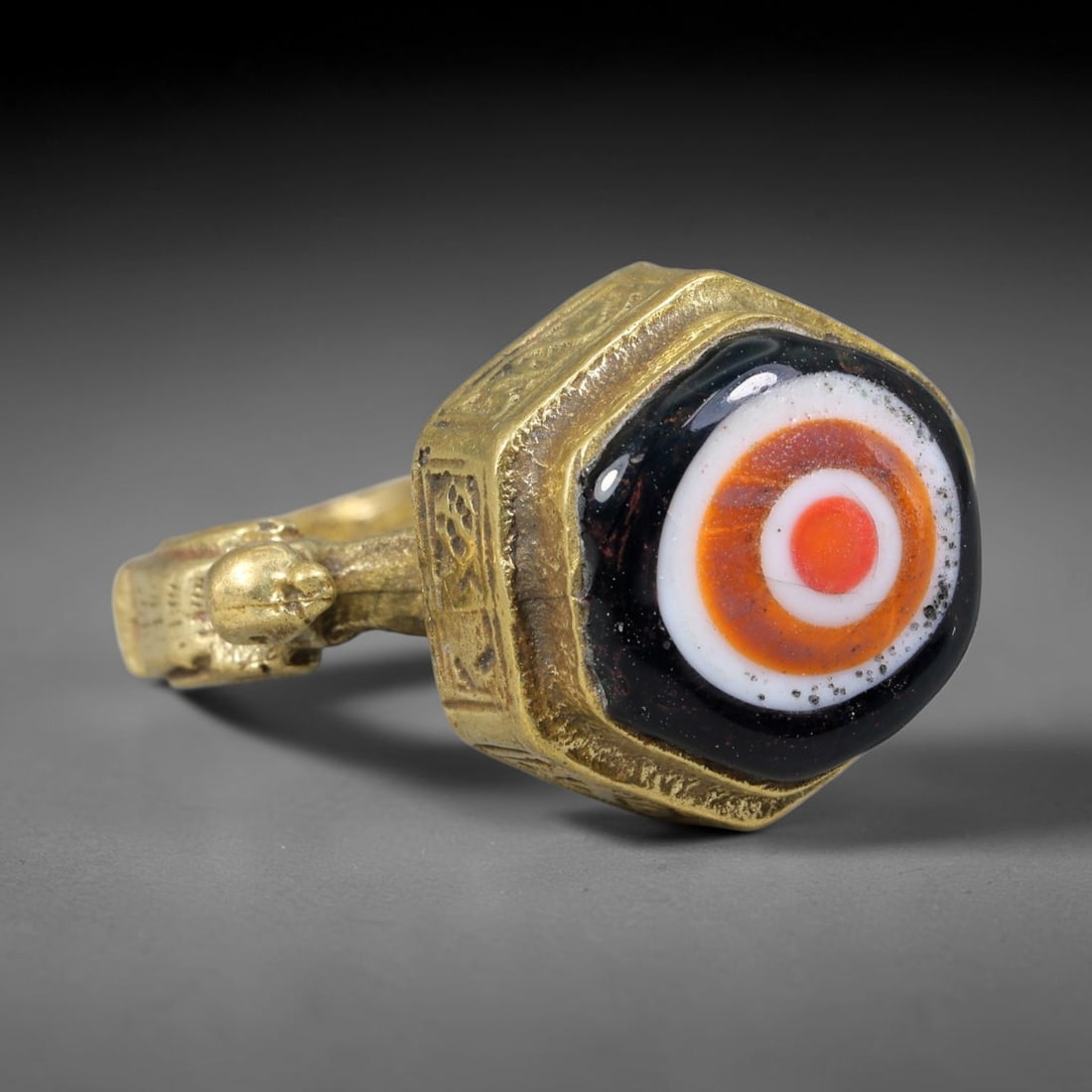 Antique Islamic Millefiori Evil Eye Glass Cabochon Set Vintage Signet Ring (1700-1900 CE), 18AN: The primary collectible value resides within the inset antique millefiori evil-eye glass cabochon, authentic genuine antique glass (distinguished from earlier ancient glass and modern vintage glass) c