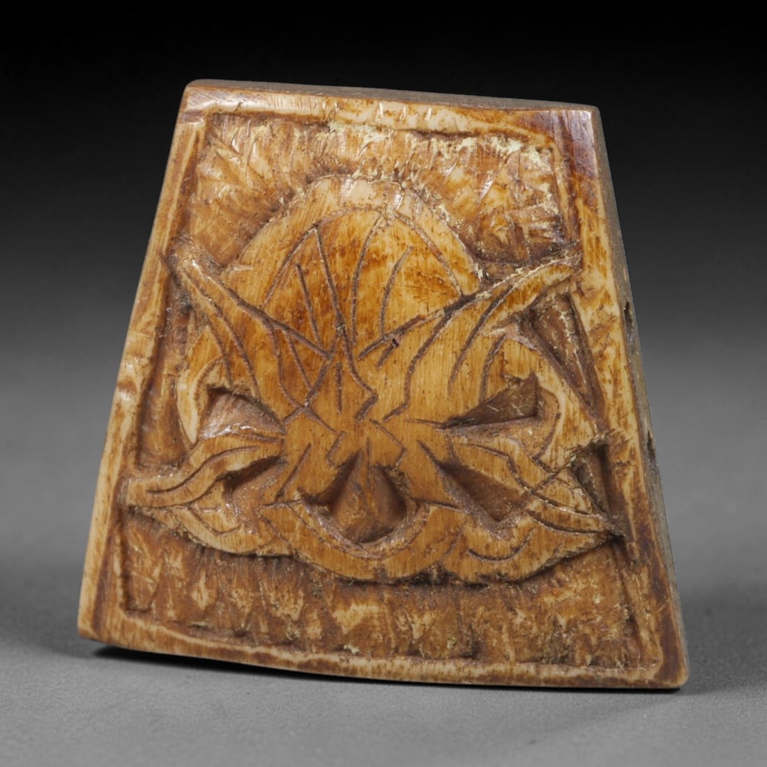 Antique SinoSiberian Stag Antler Spacer Bead, 59EH: Crafted from stag antler, this antique SinoSiberian spacer bead carries cultural craft heritage, with periodconsistent surface texture and patina. Dimensions: 2.5x2.3cm. Predrilled for threading, suit