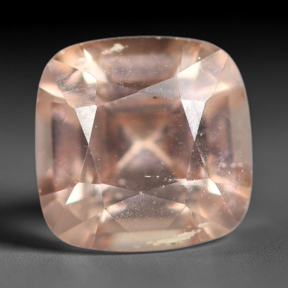 1.27ct Natural Malian Mali Garnet Loose Gemstone, 7BW: This natural Mali garnet originates from Mali, expertly faceted to maximise light transmission across the crystal. Dimensions measure 5.7x3.9mm, fully polished and ready for custom jewellery mounting.