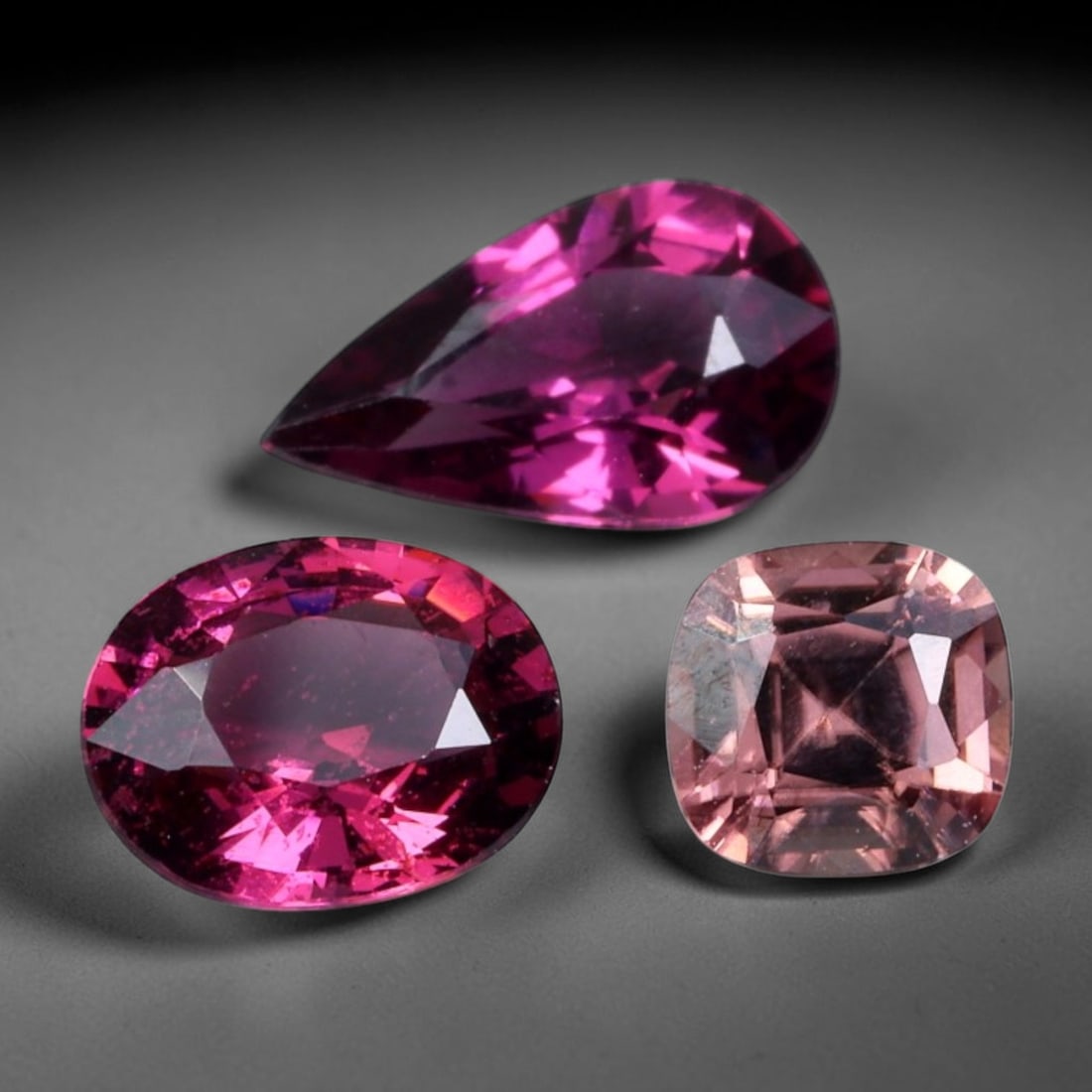 2.69ct Natural Tanzanian Rhodolite Garnet Loose Gemstone Parcel, 99BW (1 of 1)