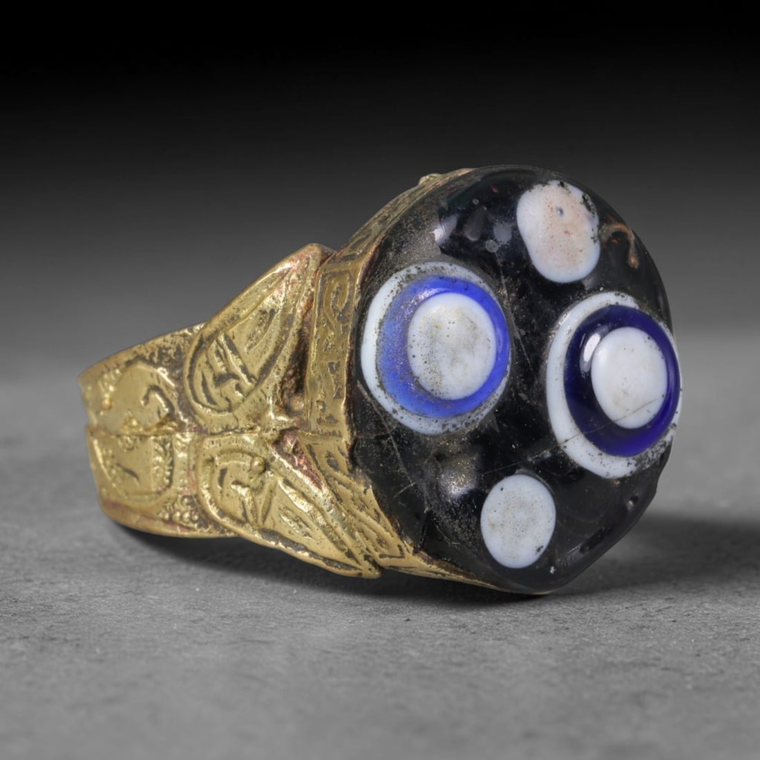 Antique Islamic Millefiori Evil Eye Glass Cabochon Set Vintage Signet Ring (1700-1900 CE), 11AM: The primary collectible value resides within the inset antique millefiori evil-eye glass cabochon, authentic genuine antique glass (distinguished from earlier ancient glass and modern vintage glass) c