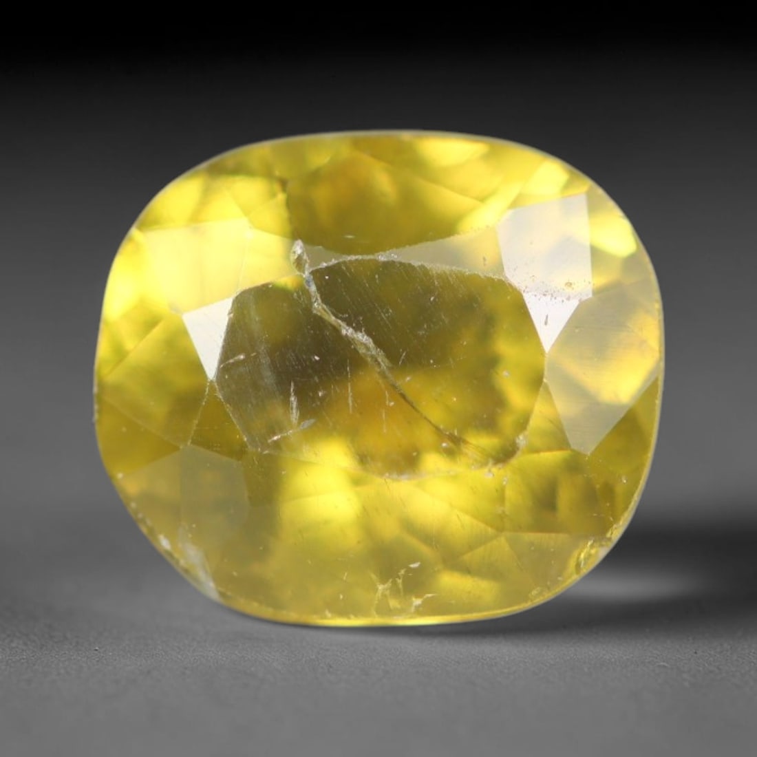 1.38ct Natural Mexican Lemon Yellow Faceted Apatite Loose Gemstone, 82AR (1 of 1)