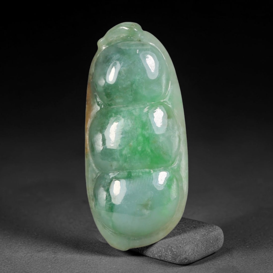Natural Burmese Type A Jadeite Jade Hand Carved Pendant, 25BP: Artisan hand-carved untreated Burmese Type A jadeite jade pendant measuring 42x19 mm. Carefully sculpted with detailed relief craftsmanship and finished with a smooth glossy polish. Authentic Type A j