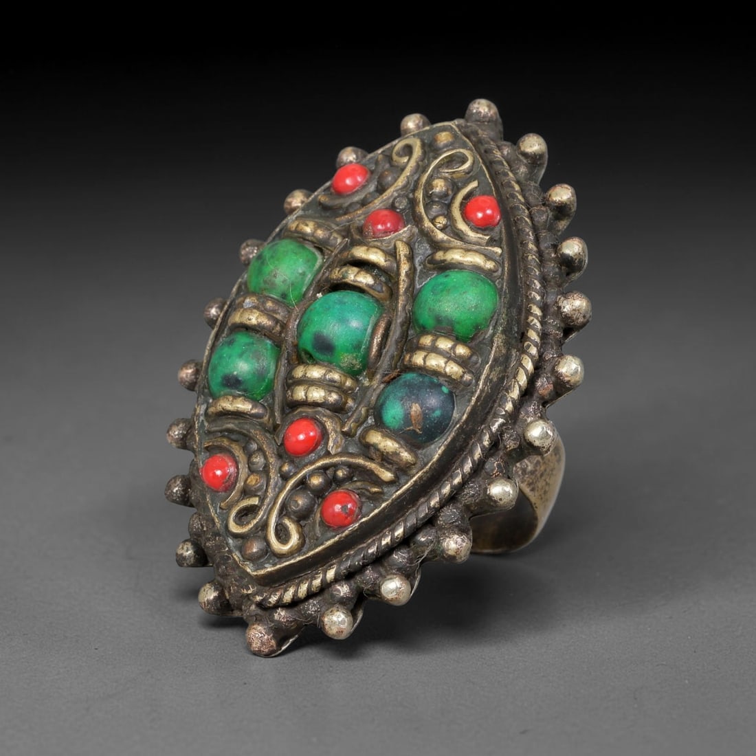 Vintage Tibetan Tribal Silver Plated Gemstone Inlay Ring, US Size 7.5, 88BY: Vintage Tibetan constructed ring with silver plated metal framework. The face features carefully set natural mineral inlays surrounded by detailed traditional metal ornamentation and textured border d