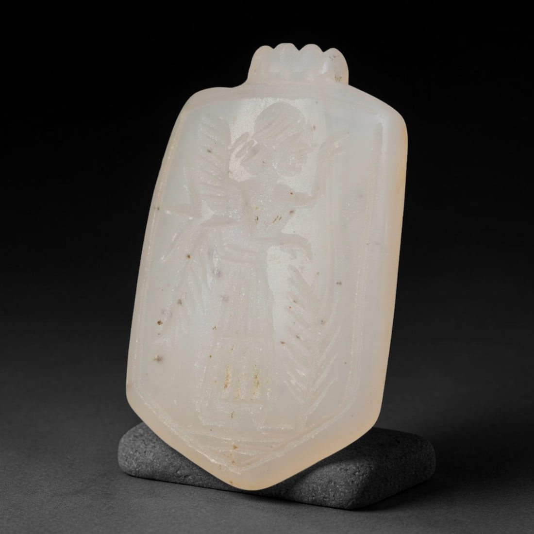 Vintage Natural Carnelian Agate Revival Indo-Persian Glyptic Figural Talisman Amulet Plaque, 30FL: This vintage talisman pendant plaque is skillfully carved from natural banded carnelian agate, crafted in a style referencing ancient Indo-Persian glyptic art traditions. The face bears detailed relie