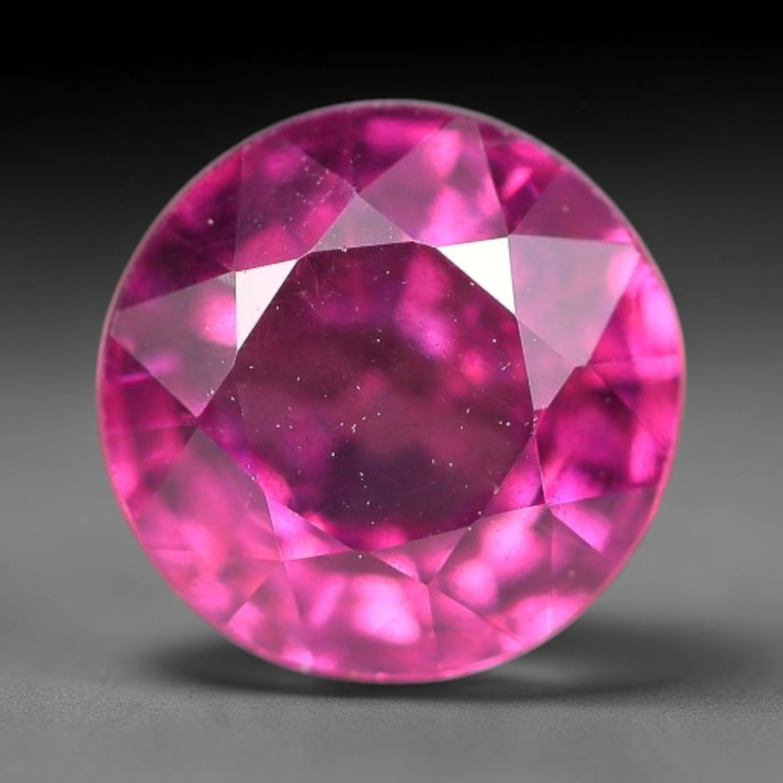 1.36ct Natural Mozambican Deep Rich Red Faceted Almandine Garnet Loose Gemstone, 17BE: This expertly faceted garnet features a deep rich red body tone with tiny fine mineral micro-inclusions evenly scattered within its transparent interior, precise polished facet planes maximize light r