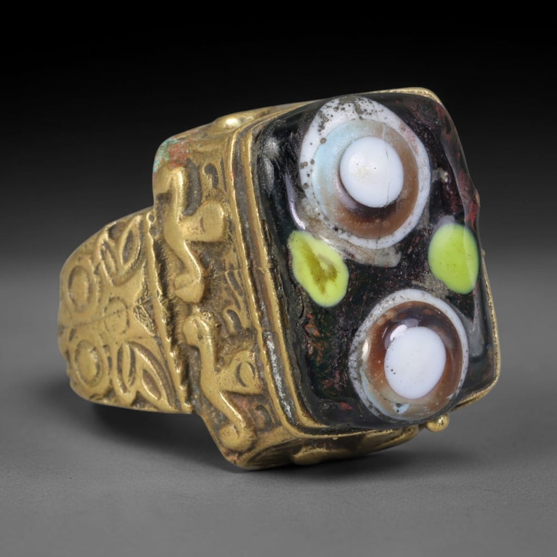 Antique Islamic Millefiori Evil Eye Glass Cabochon Set Vintage Signet Ring (1700-1900 CE), 38AM: The primary collectible value resides within the inset antique millefiori evil-eye glass cabochon, authentic genuine antique glass (distinguished from earlier ancient glass and modern vintage glass) c