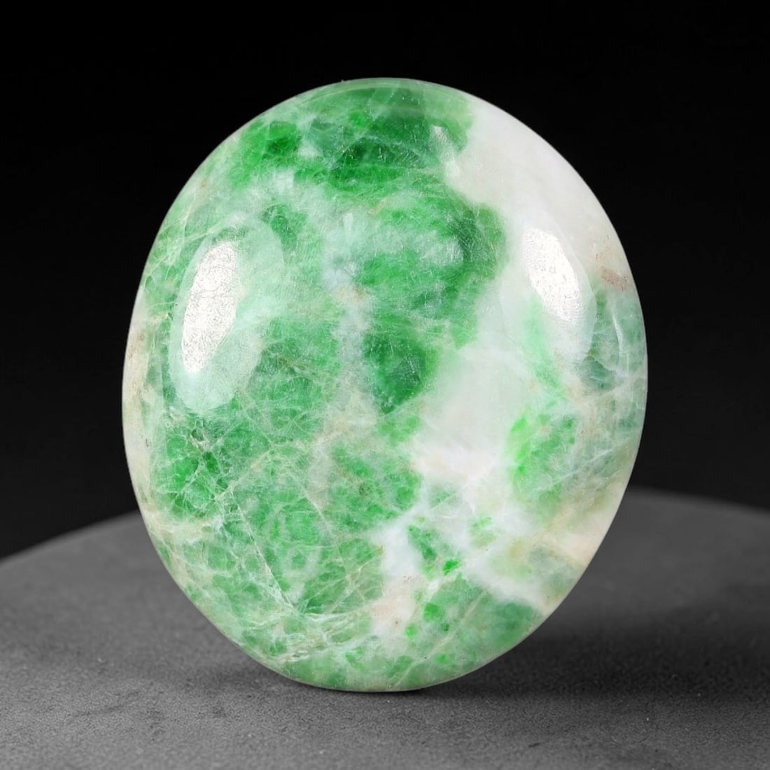 19.11ct Natural Burmese Type A Jadeite Jade Cabochon, 49FP: This single loose natural Burmese Type A jadeite jade cabochon, fully untreated with no dyeing, bleaching or resin impregnation, this genuine Type A jade retains its all-natural crystalline structure 