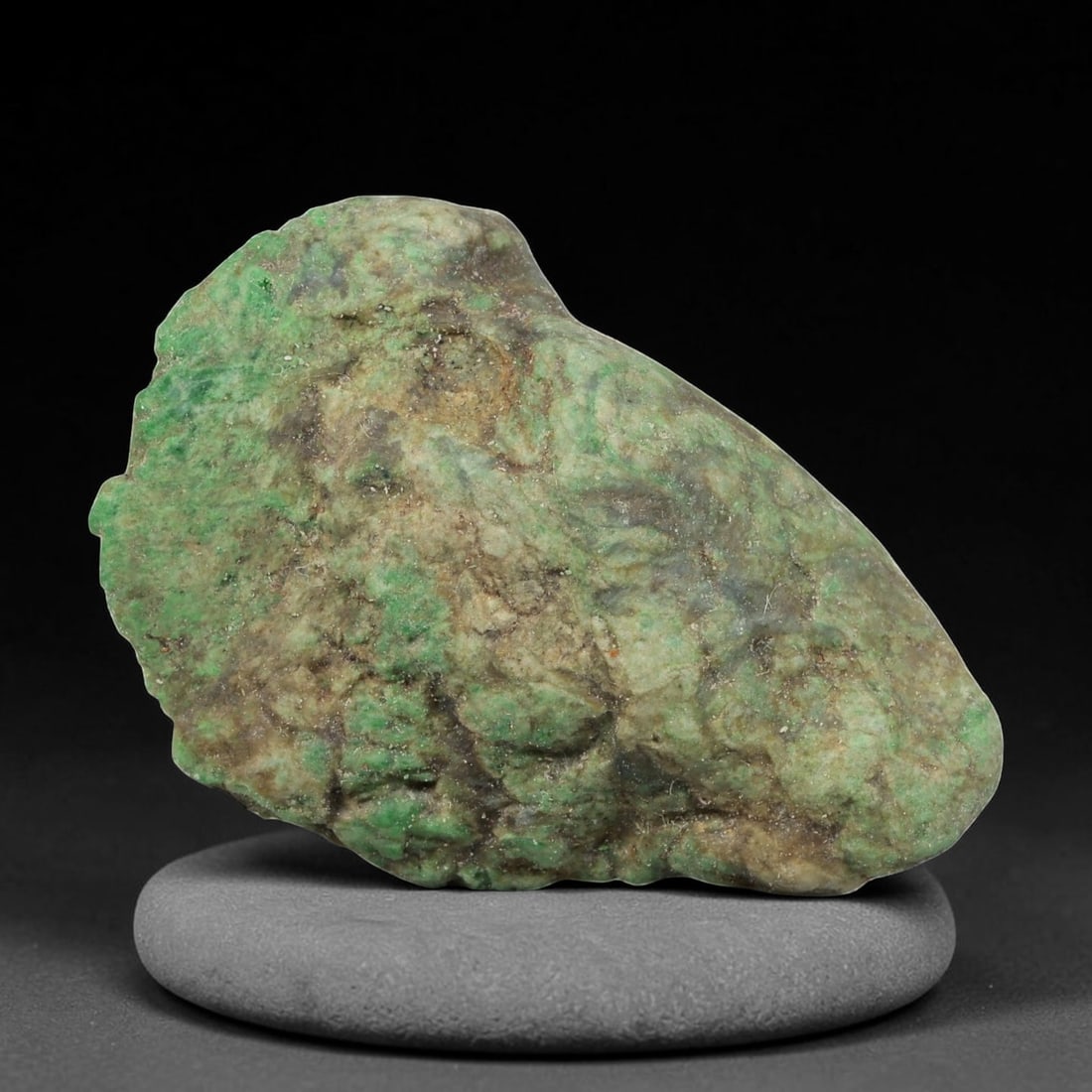 185Ct Natural Type A Burmese Jadeite Jade Rough Stone - Green Raw Material, 43EA: This is a natural, unpolished rough stone of Type A Burmese jadeite jade, weighing 185 carats and measuring 5x3.5cm. The stone features a rich green matrix interspersed with natural earthy tones, mine