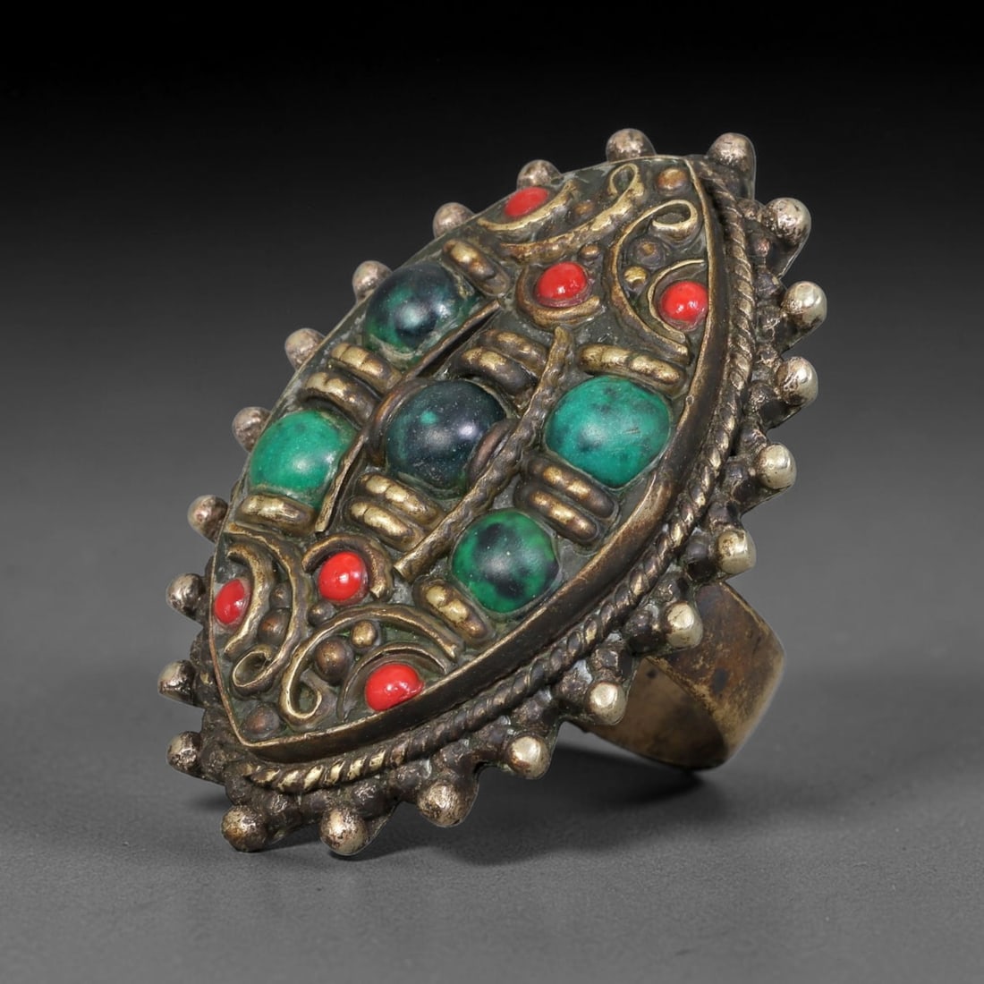 Vintage Tibetan Tribal Silver Plated Gemstone Inlay Ring, US Size 11.5, 7BZ: Vintage Tibetan constructed ring with silver plated metal framework. The face features carefully set natural mineral inlays surrounded by detailed traditional metal ornamentation and textured border d