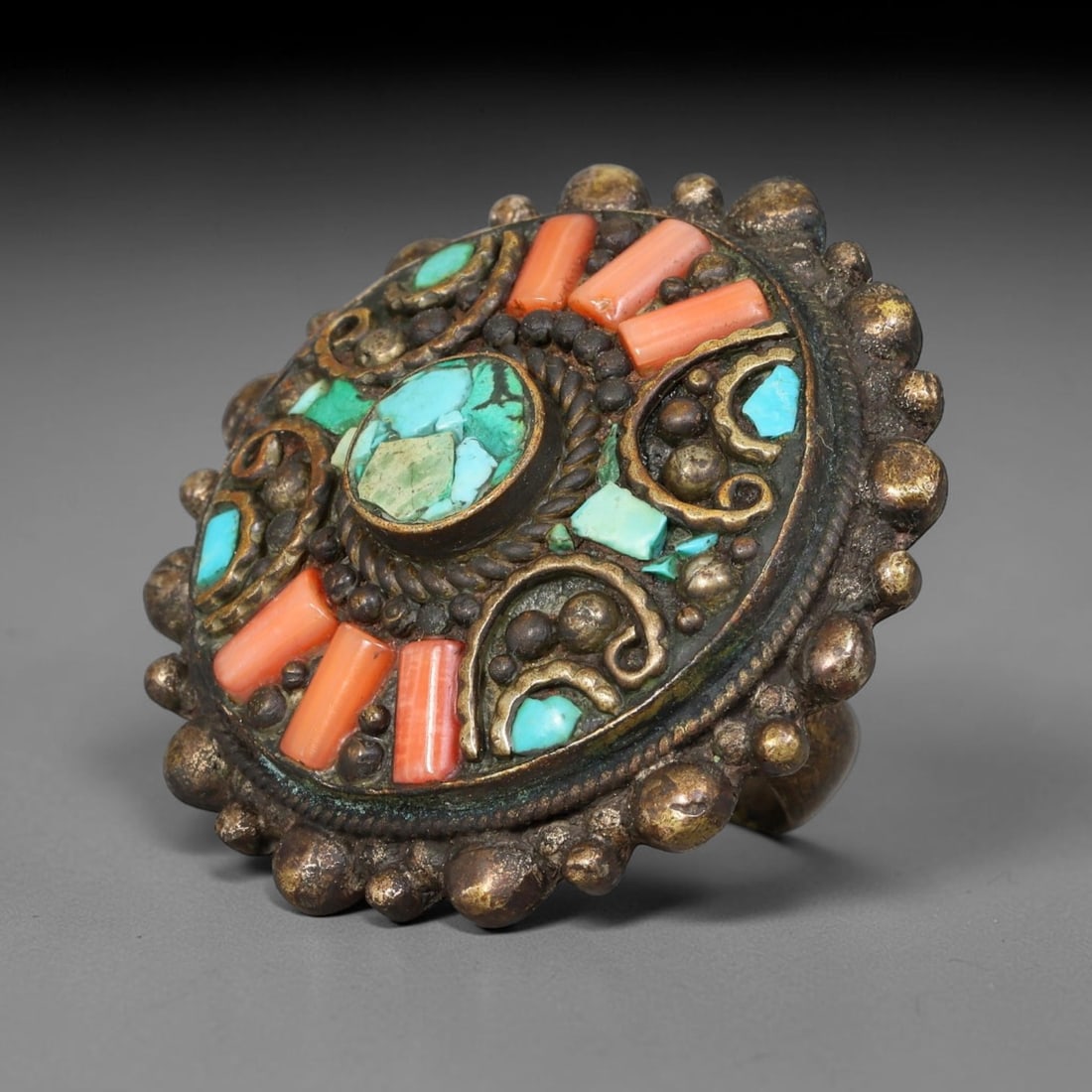 Vintage Tibetan Tribal Silver Plated Gemstone Inlay Ring, US Size 8.5, 4BZ: Vintage Tibetan constructed ring with silver plated metal framework. The face features carefully set natural mineral inlays surrounded by detailed traditional metal ornamentation and textured border d