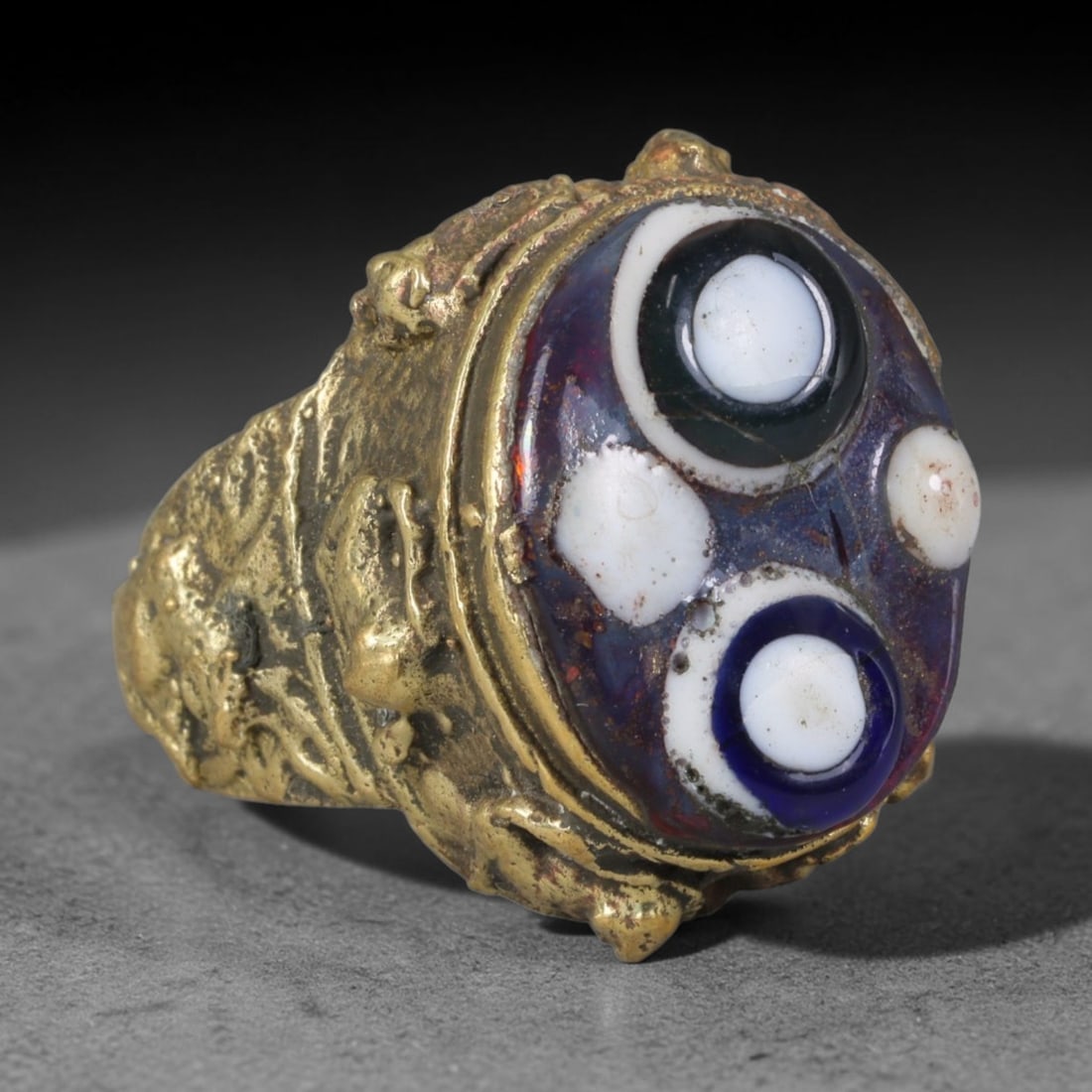 Antique Islamic Millefiori Evil Eye Glass Cabochon Set Vintage Signet Ring (1700-1900 CE), 19AM: The primary collectible value resides within the inset antique millefiori evil-eye glass cabochon, authentic genuine antique glass (distinguished from earlier ancient glass and modern vintage glass) c