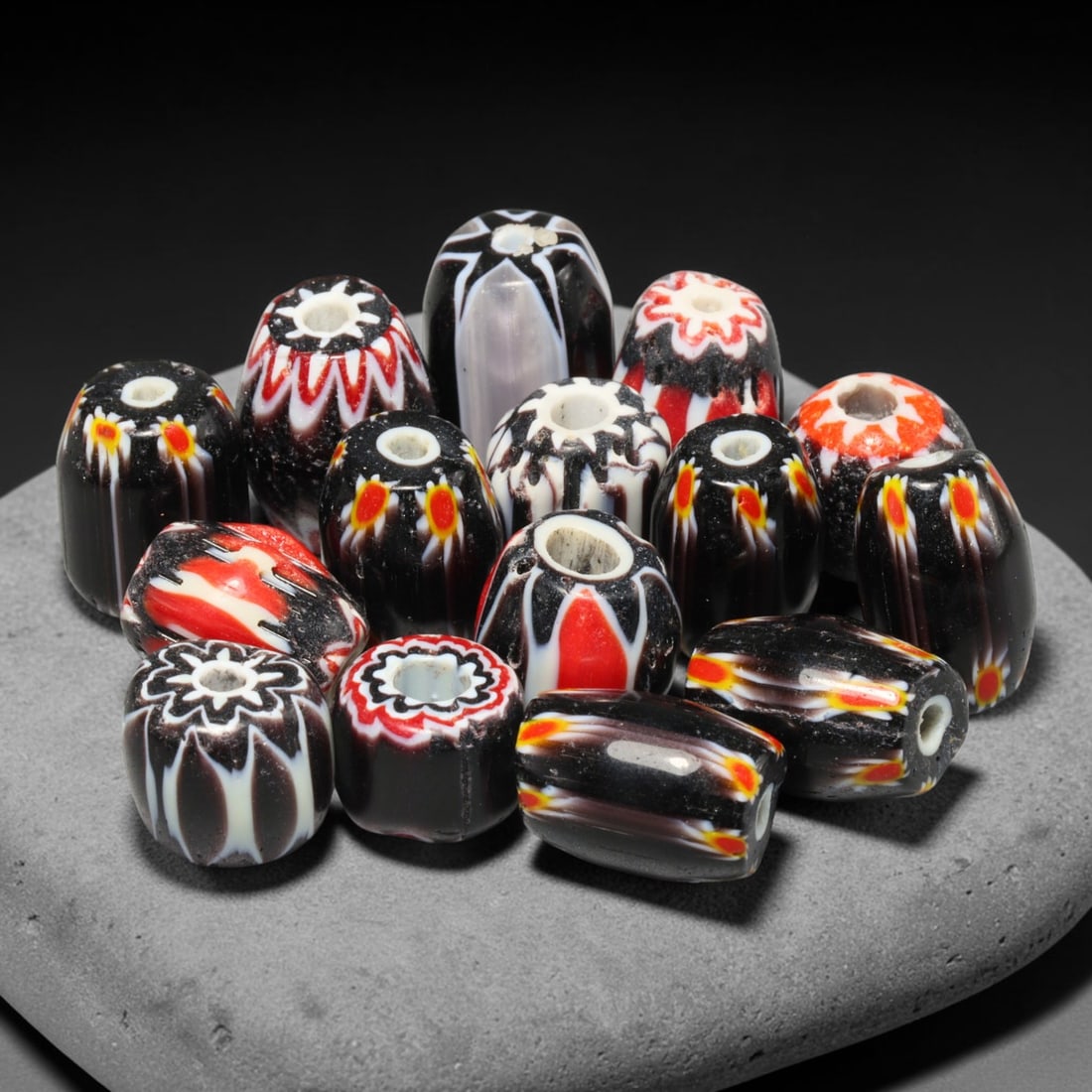 Vintage Chevron Glass Trade Bead Parcel Lot, 50EH: Vintage chevron glass bead collection, well-preserved with characteristic aged glass surface texture. Largest bead measures 15x10mm, suitable for jewellery assembly, collection and antique bead tradin
