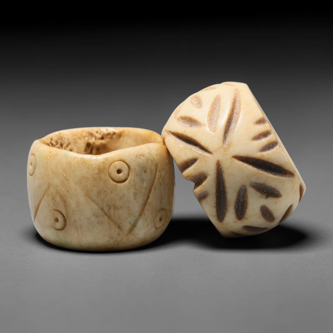 Antique Sino-Siberian Steppe Nomadic Craft Stag Antler Carved Bead Pair (Post 1850s), 37FV: Pair of beads skillfully carved from natural stag antler, originating from Sino-Siberian Steppe Nomadic craft traditions, produced post 1850s. The antler material holds attractive natural aged patina,