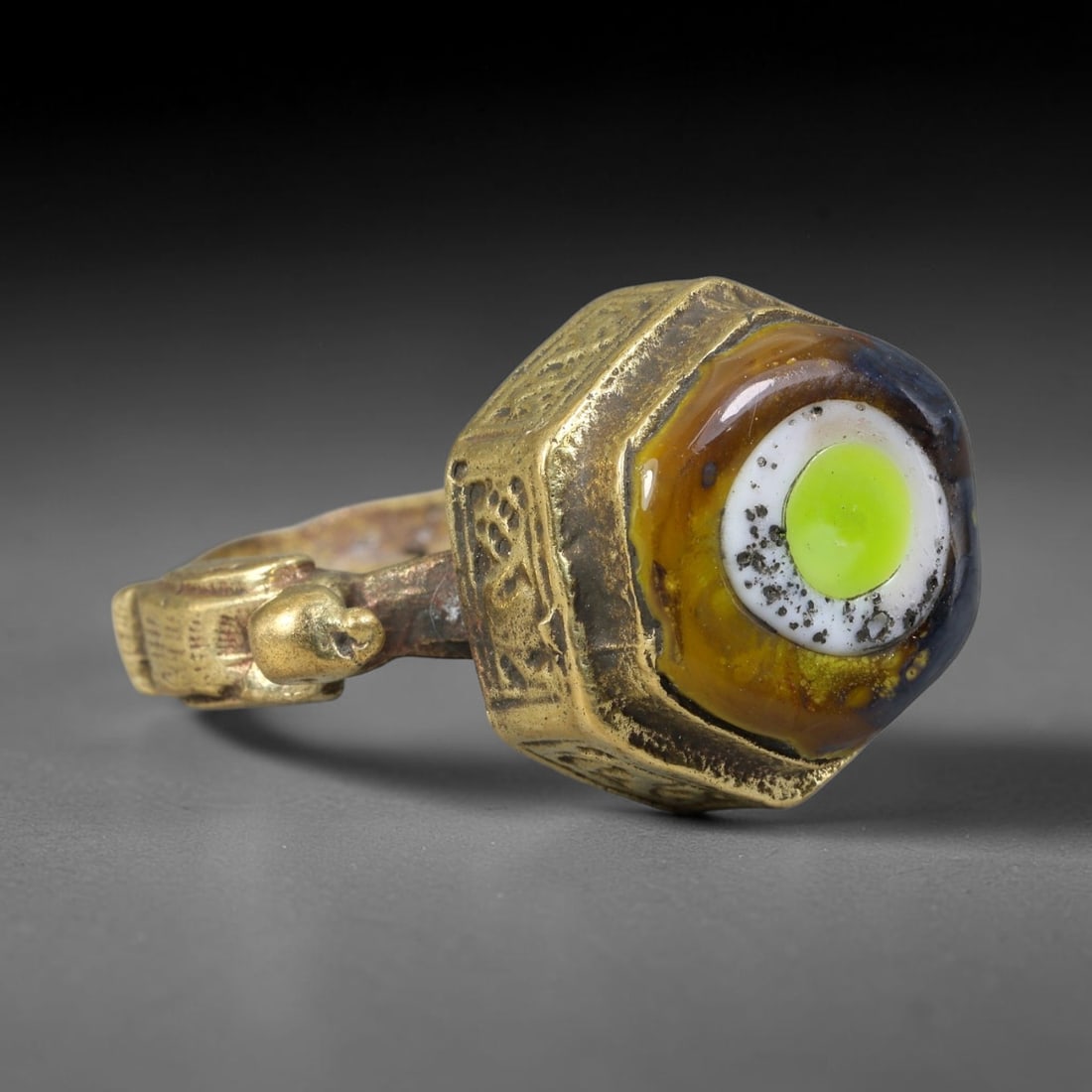 Antique Islamic Millefiori Evil Eye Glass Cabochon Set Vintage Signet Ring (1700-1900 CE), 43AN: The primary collectible value resides within the inset antique millefiori evil-eye glass cabochon, authentic genuine antique glass (distinguished from earlier ancient glass and modern vintage glass) c