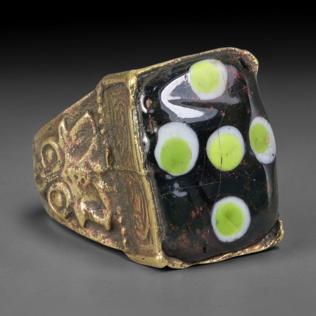 Antique Islamic Millefiori Evil Eye Glass Cabochon Set Vintage Signet Ring (1700-1900 CE), 56AM: The primary collectible value resides within the inset antique millefiori evil-eye glass cabochon, authentic genuine antique glass (distinguished from earlier ancient glass and modern vintage glass) c