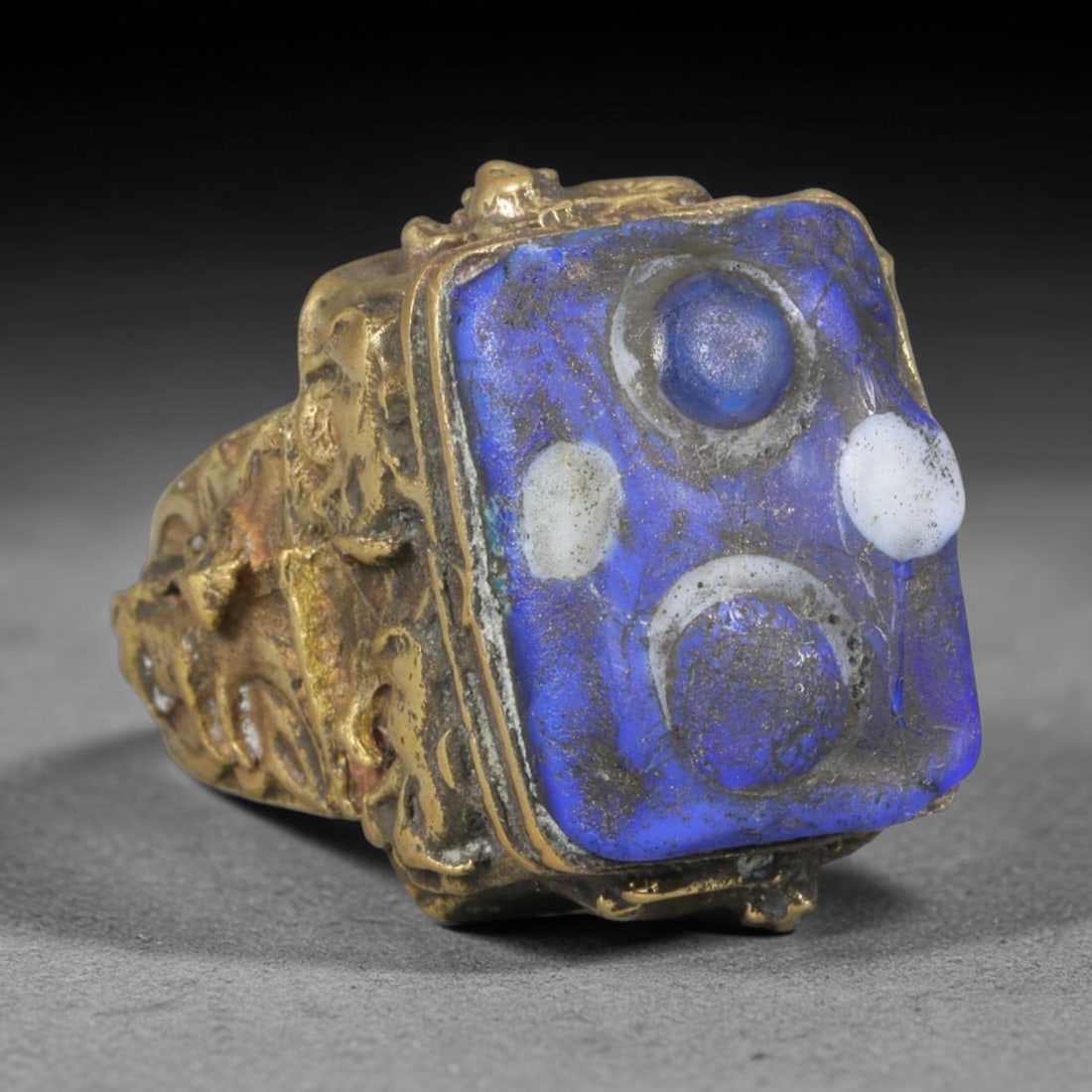 Antique Islamic Millefiori Evil Eye Glass Cabochon Set Vintage Signet Ring (1700-1900 CE), 95AM: The primary collectible value resides within the inset antique millefiori evil-eye glass cabochon, authentic genuine antique glass (distinguished from earlier ancient glass and modern vintage glass) c
