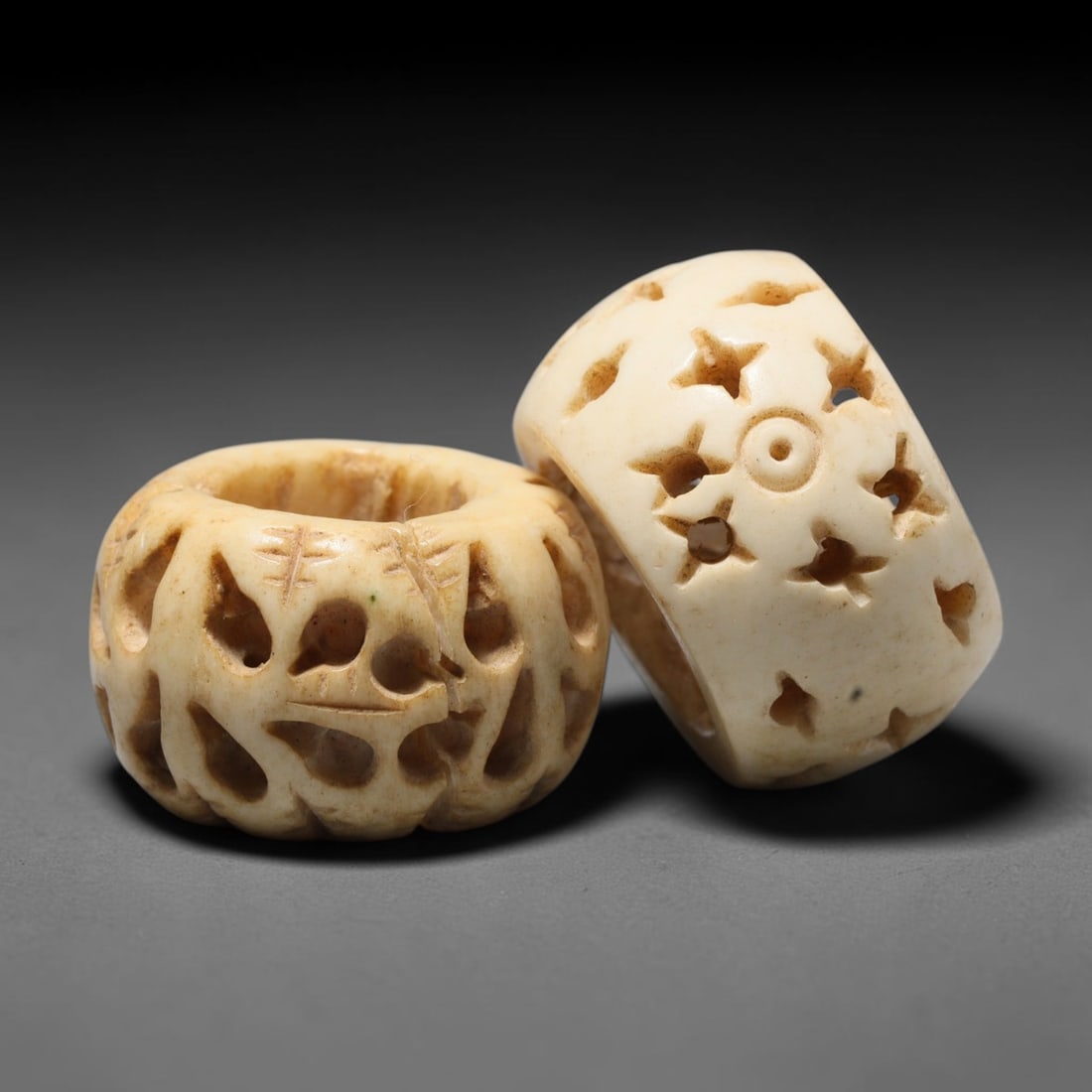 Antique Sino-Siberian Steppe Nomadic Craft Stag Antler Carved Bead Pair (Post 1850s), 23FV: Pair of beads skillfully carved from natural stag antler, originating from Sino-Siberian Steppe Nomadic craft traditions, produced post 1850s. The antler material holds attractive natural aged patina,