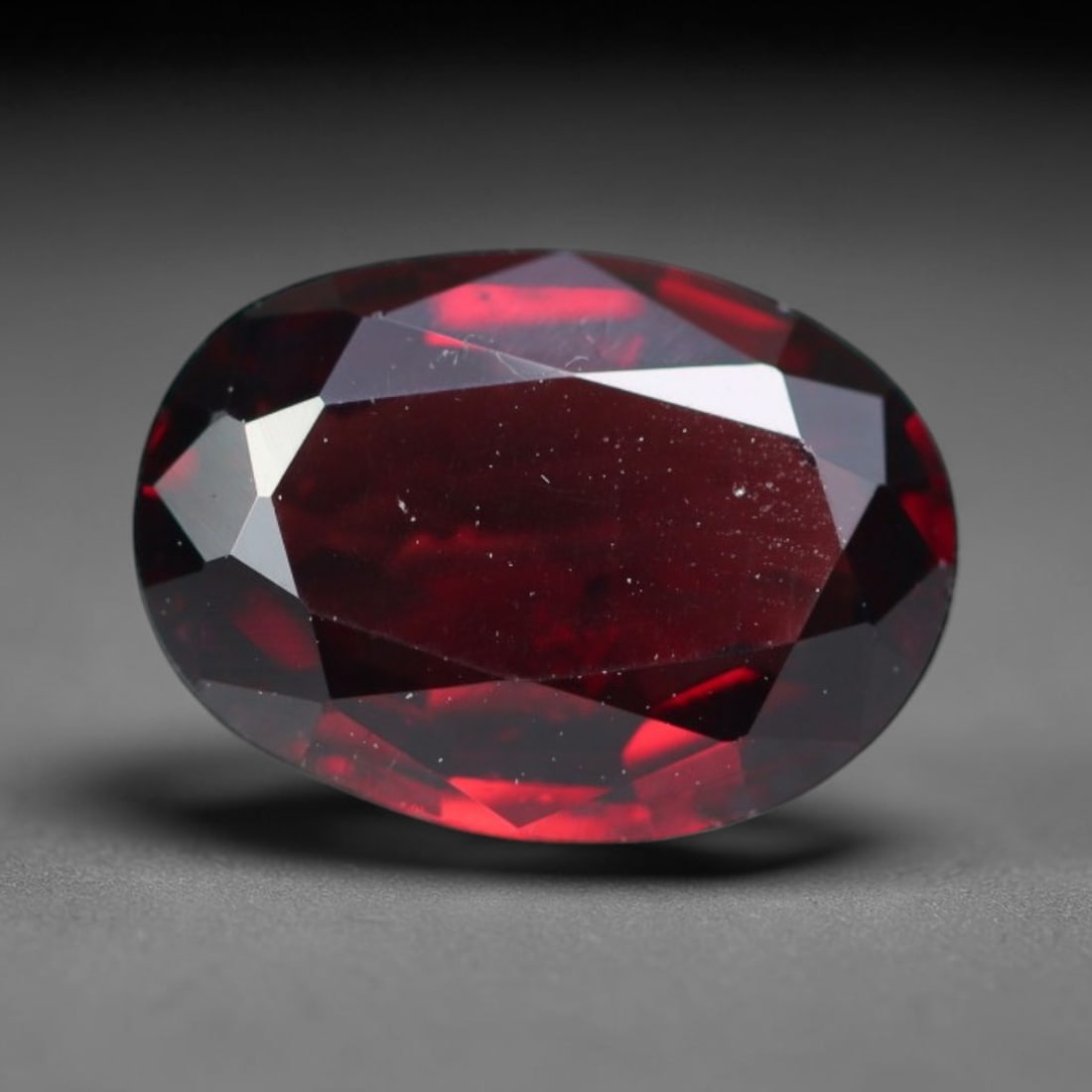 2.55ct Natural Mozambican Deep Crimson Red Faceted Almandine Garnet Loose Gemstone, 29BE: This meticulously faceted garnet features a dense, rich red crystalline body dotted with subtle micro mineral inclusions scattered evenly throughout its transparent interior, precision-cut reflective 