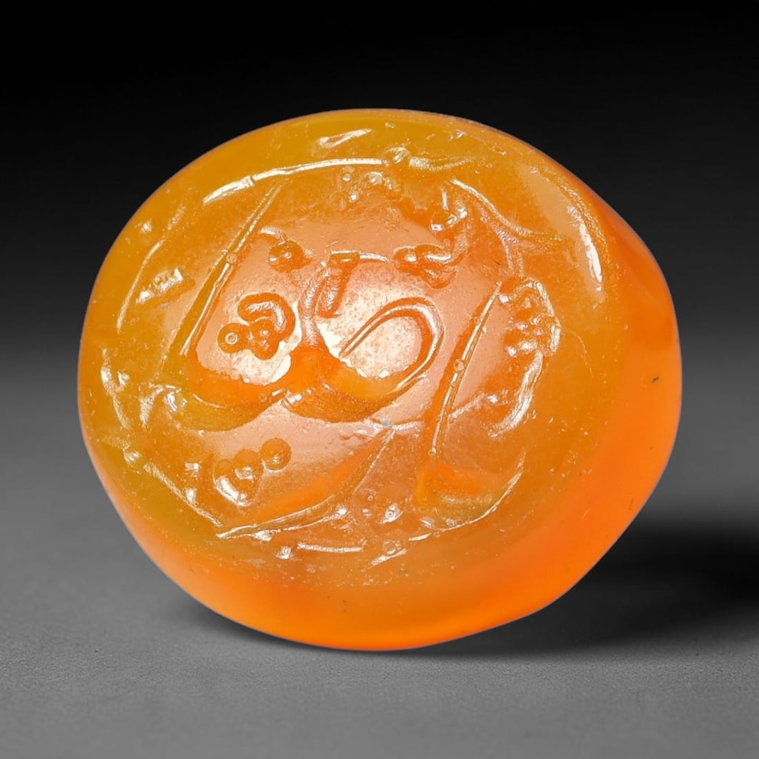 Early Vintage Islamic Natural Agate Script Intaglio Seal Cabochon (Post 1900 CE), 96EM: Fully hand-engraved agate intaglio seal tablet, crafted entirely by hand with no machine-assisted carving. The polished stone face features inscribed devotional script contained within a defined carvi