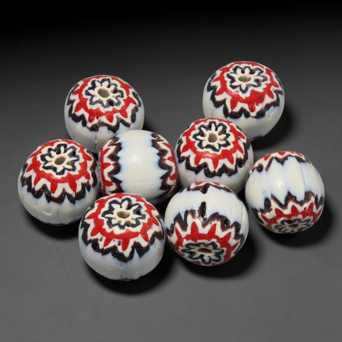 Vintage Chevron Glass Trade Bead Parcel Lot, 95EF: Vintage chevron glass bead collection, well-preserved with characteristic aged glass surface texture. Largest bead measures 14x13mm, suitable for jewellery assembly, collection and antique bead tradin