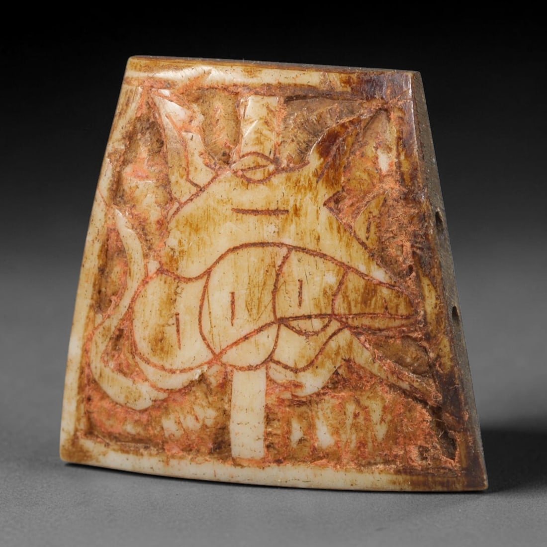 Antique Sino-Siberian Stag Antler Spacer Bead, 54EH: Crafted from stag antler, this Antique Sino-Siberian spacer bead carries cultural craft heritage, with periodconsistent surface texture and patina. Dimensions: 2.5x2.3cm. Predrilled for threading, sui