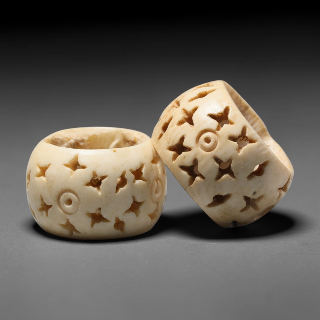 Antique Sino-Siberian Steppe Nomadic Craft Stag Antler Carved Bead Pair (Post 1850s), 34FV: Pair of beads skillfully carved from natural stag antler, originating from Sino-Siberian Steppe Nomadic craft traditions, produced post 1850s. The antler material holds attractive natural aged patina,
